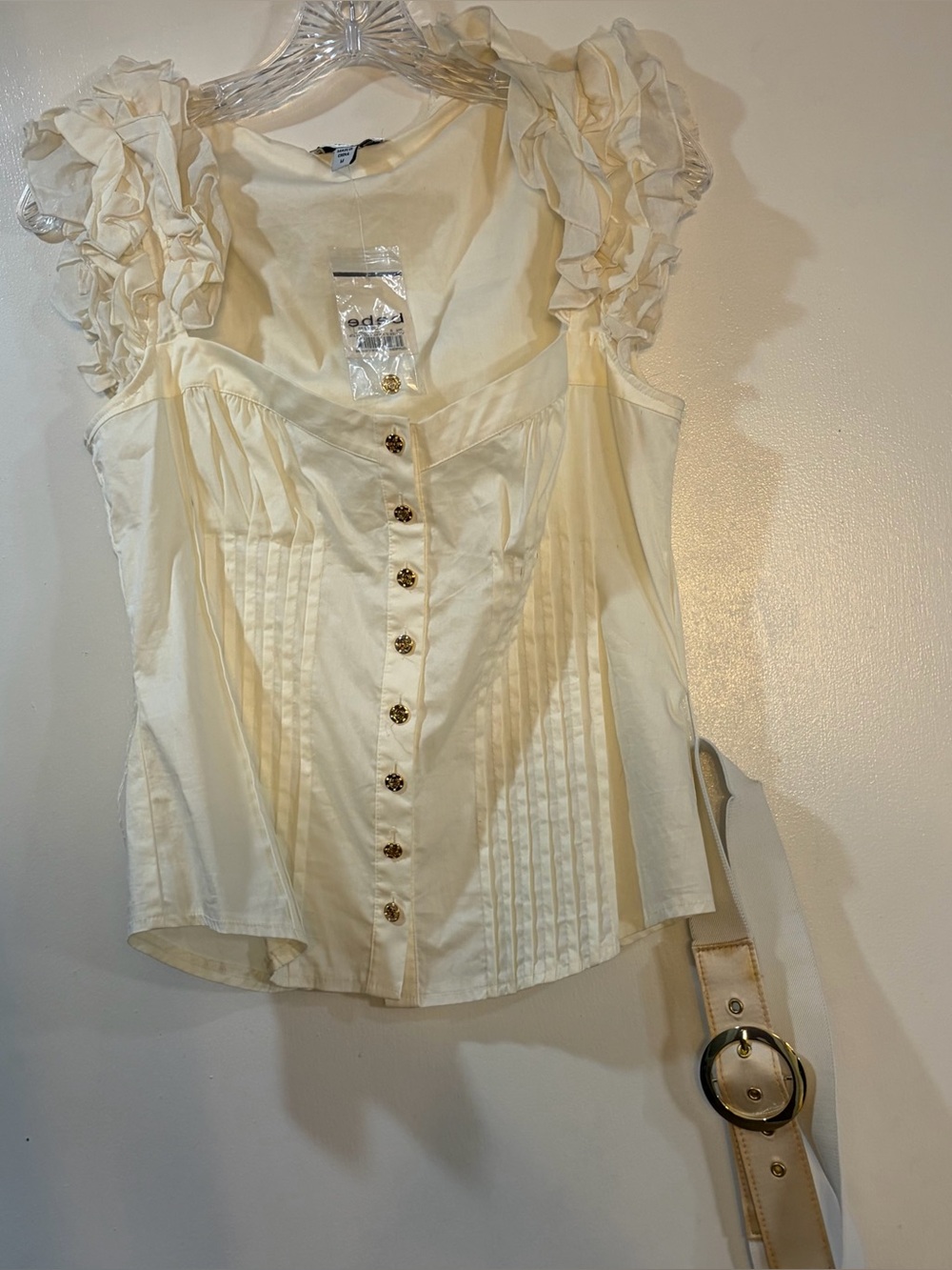 Bebe Cream Ruffle Pintuck Sleeveless Blouse with Belt Womens Size Medium NWT